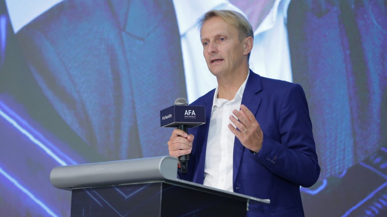 An advisor to the European Commission stated that the EU might reconsider MiCA.