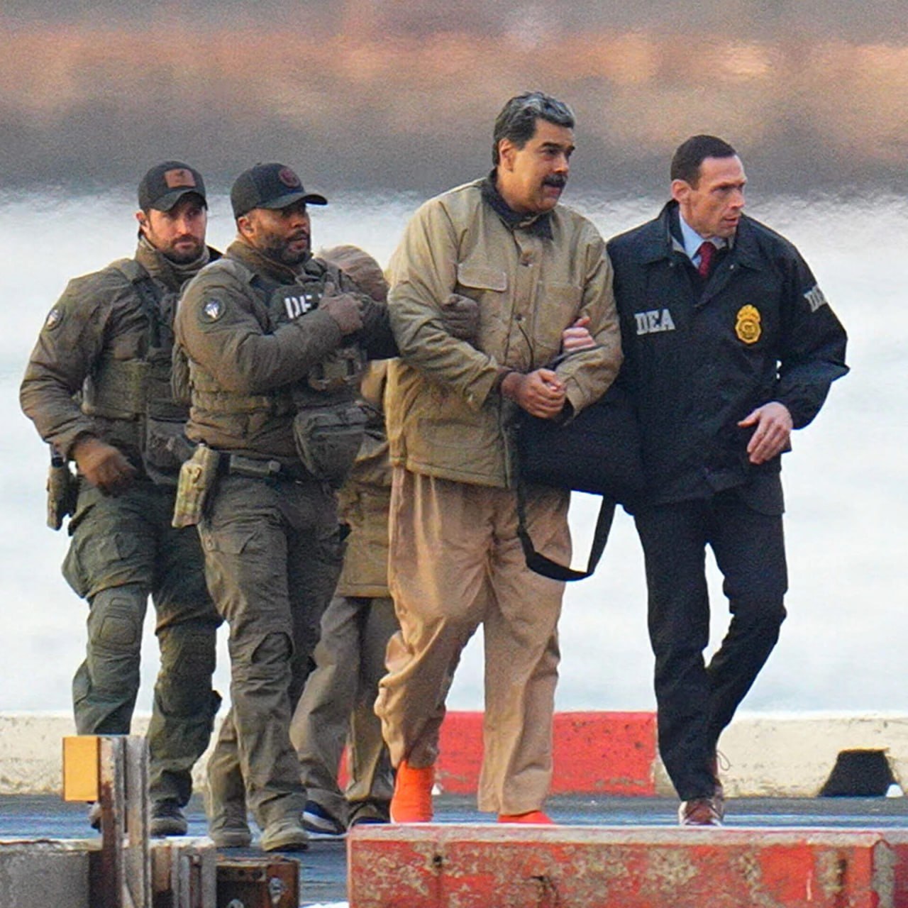 In the United States, a soldier was arrested for using classified information about the capture of Nicolás Maduro to place bets on Polymarket.
