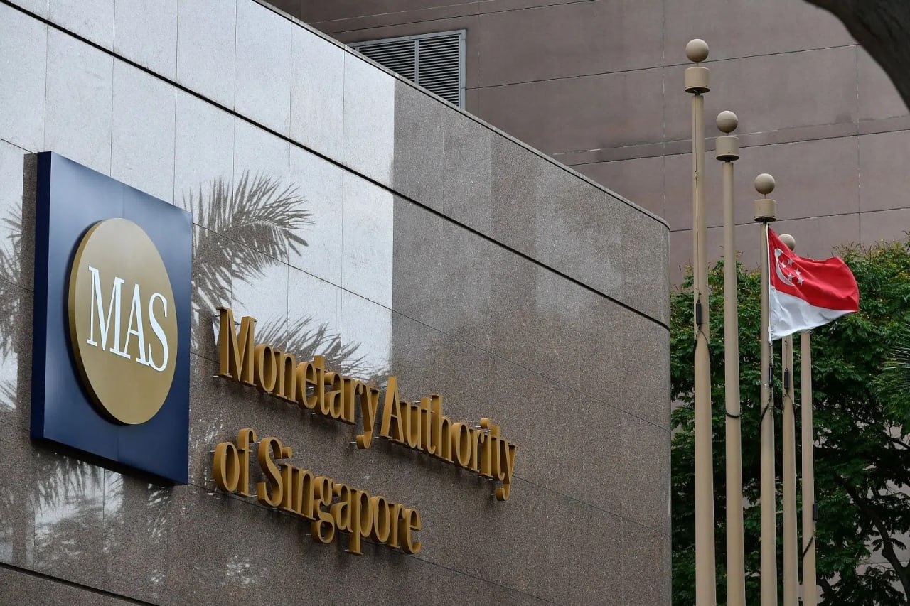 The central banks of Singapore, Malaysia, and Thailand are expanding a cross-border initiative for the issuance of stablecoins and tokenized deposits.